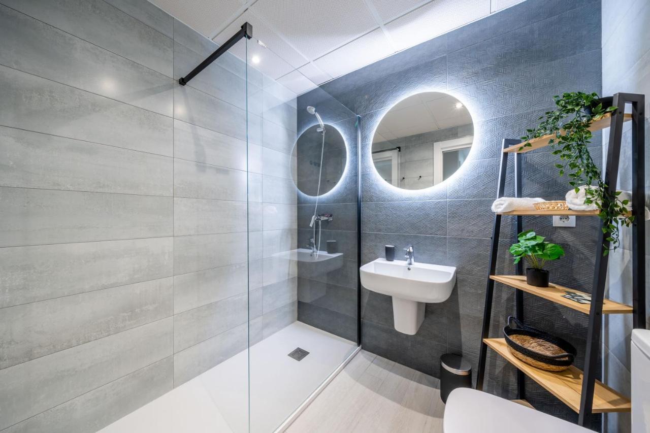 Centre Pool & Parking Apartament