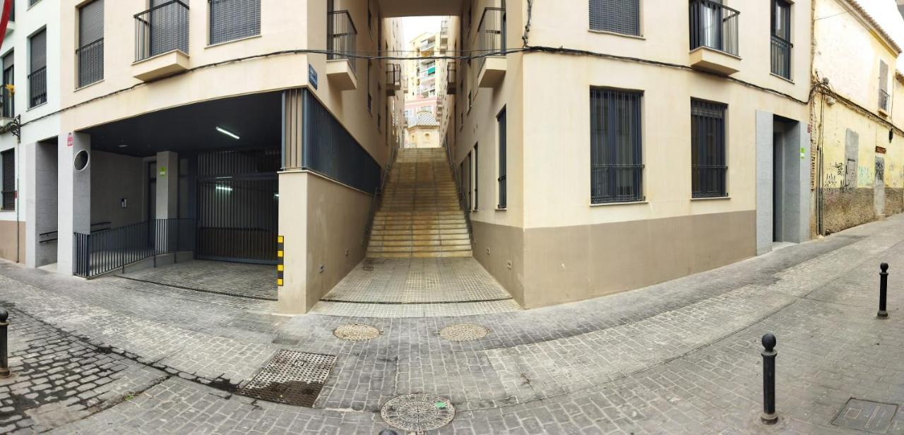 Centre Pool & Parking Apartament *